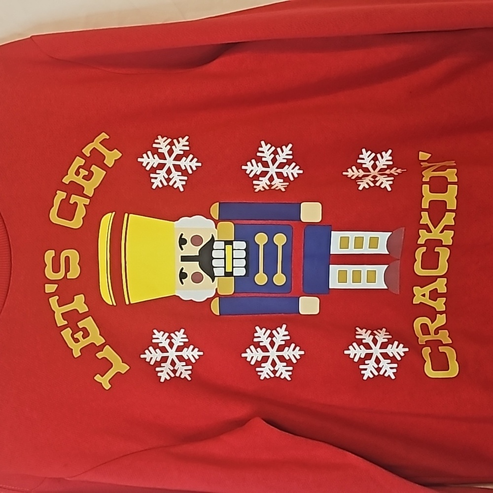 Christmas sweatshirt size medium - Picture 2 of 4